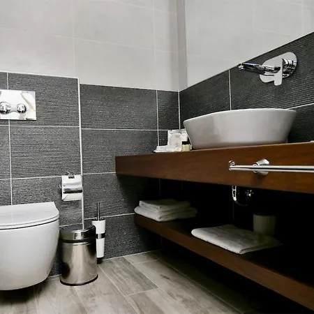 Resa Hotel *