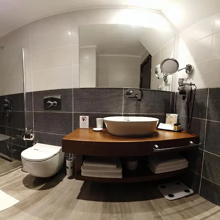 Resa Hotel *