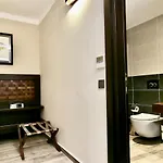 Resa Hotel *