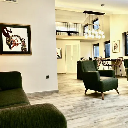 Resa Ξενοδοχείο *