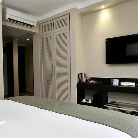 Resa Ξενοδοχείο *