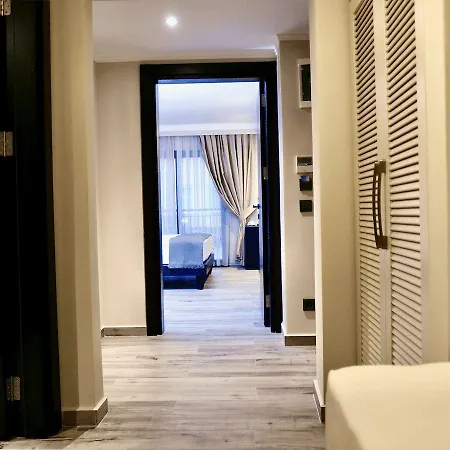 Resa Ξενοδοχείο *