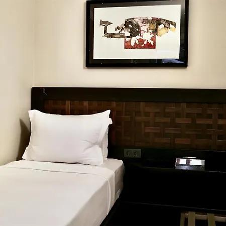 Resa Hotel *