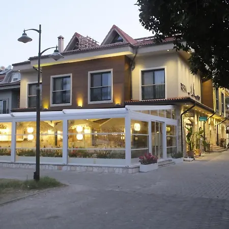 Resa Hotel *