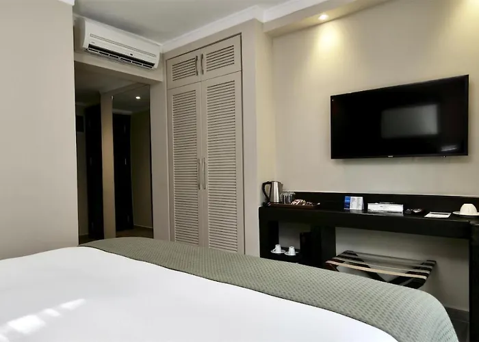 Resa Hotel *
